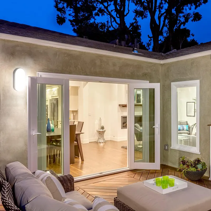 چراغ ضد رطوبت در فضای باز